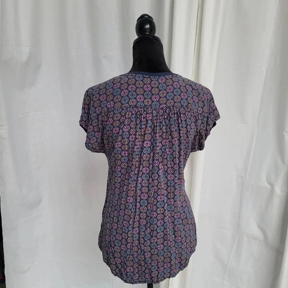 Cabernet Woman's T-Shirt Top Blouse Navy Blue Stretch Back Red Abstract Sz Small - Picture 9 of 13